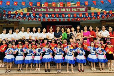 Trường Mầm non Hợp Lý đã tổ chức cho các bé 5 tuổi thăm quan Trường Tiểu học Hợp Lý. Năm học 2025-2026