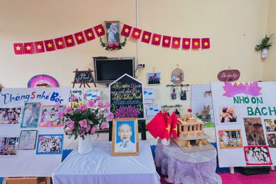 Lớp C3: Trang trí khung ảnh bác Hồ – Chào mừng 136 năm ngày sinh Chủ tịch Hồ Chí Minh
