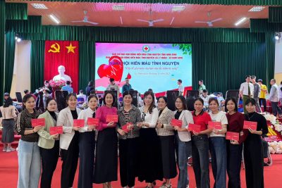 GIÁO VIÊN TRƯỜNG MẦM NON HỢP LÝ THAM GIA HIẾN MÁU TÌNH NGUYỆN