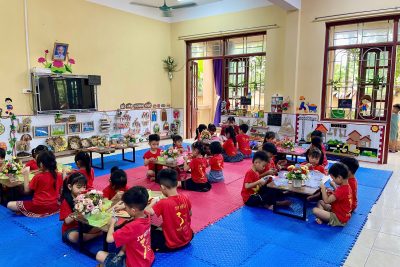 LỚP C5: Tạo hình Lá cờ Tổ quốc
